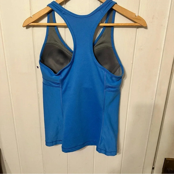 Nike Women's Dri-Fit Razor Back tank with bra - Picture 2 of 4